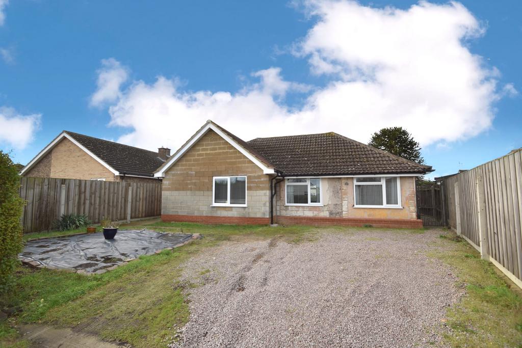 Bell Lane, Kesgrave, Ipswich, Suffolk, IP5 3 bed bungalow £440,000