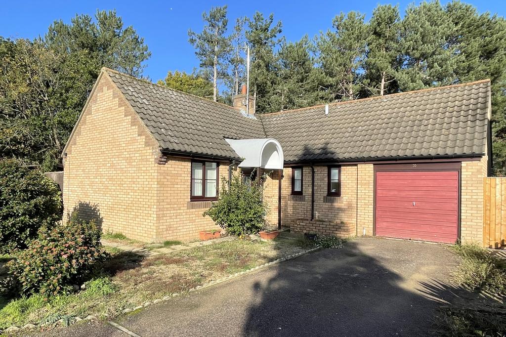 Squires Lane, Martlesham Heath, Ipswich, IP5 2 bed bungalow for sale