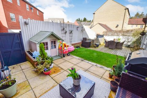 4 bedroom end of terrace house for sale, Head Way, Sudbury, Suffolk, CO10