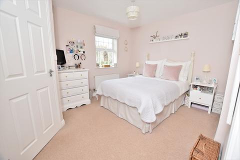 4 bedroom end of terrace house for sale, Head Way, Sudbury, Suffolk, CO10