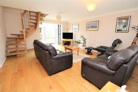 24 Heathfields, Eight Ash Green, Colchester, CO6 3QP