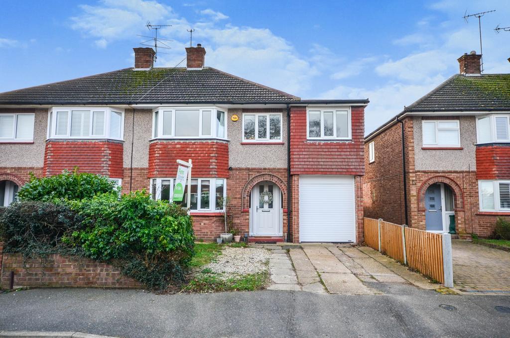 Sutton Park Avenue, Colchester, CO3 5 bed semi-detached house - £400,000