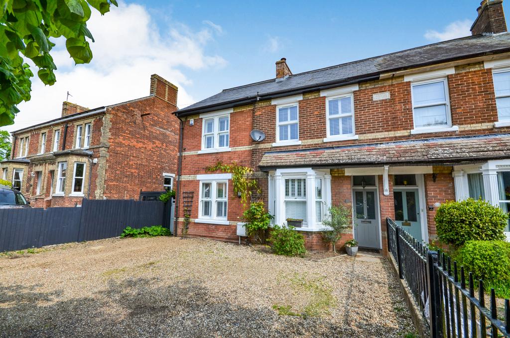 Halstead Road, Lexden, Colchester, Essex, CO3 4 bed semidetached house