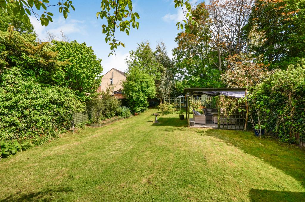 Halstead Road, Lexden, Colchester, Essex, CO3 4 bed semidetached house