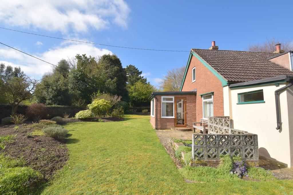 Alderton Road, Hollesley, Woodbridge, IP12 3 bed bungalow for sale £