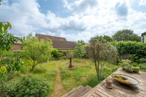 2 Fairway Close, Park Street, St Albans, AL2 2QX