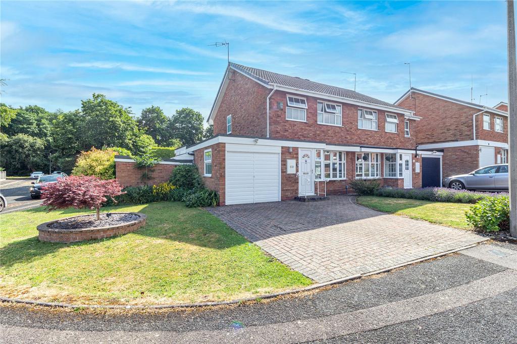 Edgmond Close, Winyates West, Redditch, Worcestershire, B98 3 bed semi