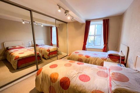 2 Exchange, Honley, Holmfirth, HD9 6AY