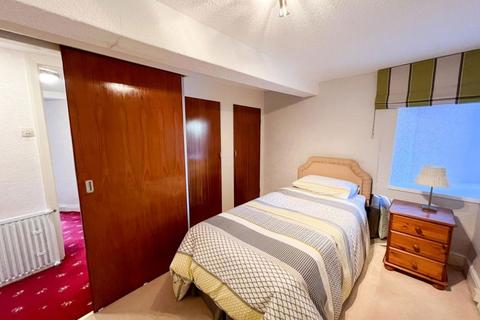 2 Exchange, Honley, Holmfirth, HD9 6AY