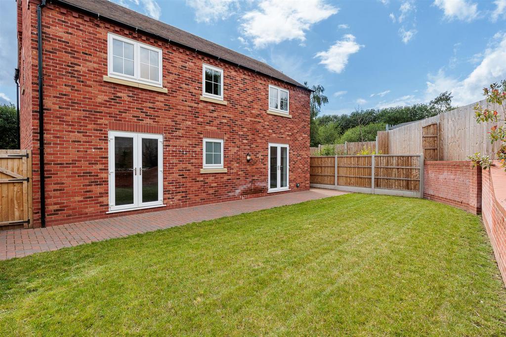 Foxley Close, Milton ST2 4 bed detached house £325,000
