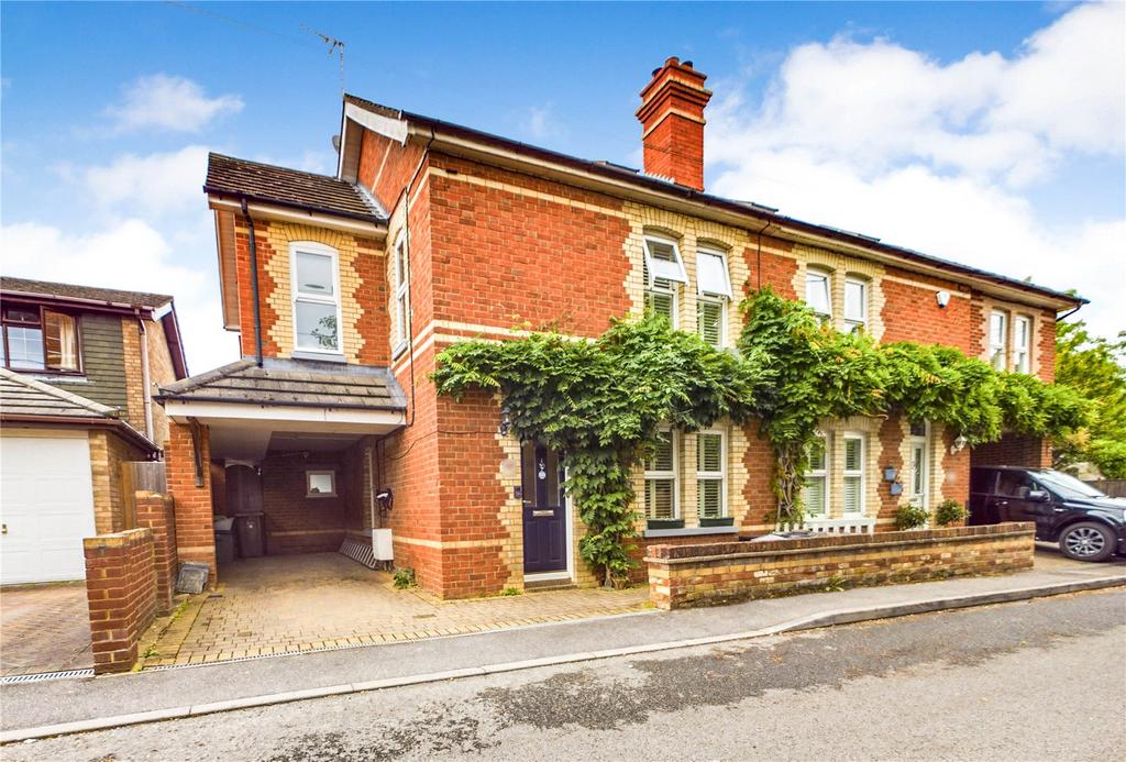 the-square-spencers-wood-reading-4-bed-semi-detached-house-550-000