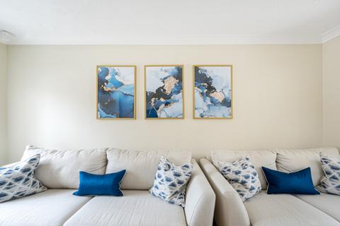 2 Peach Croft, Northfleet, Gravesend, DA11 8ST