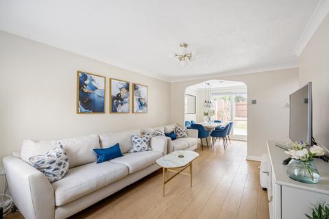 2 Peach Croft, Northfleet, Gravesend, DA11 8ST