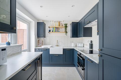 2 Peach Croft, Northfleet, Gravesend, DA11 8ST