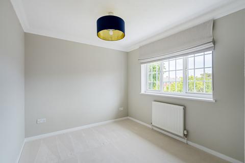 2 Peach Croft, Northfleet, Gravesend, DA11 8ST