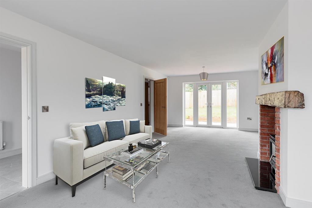 Spout Lane, The Green, Stoke on Trent ST10 4 bed detached house for