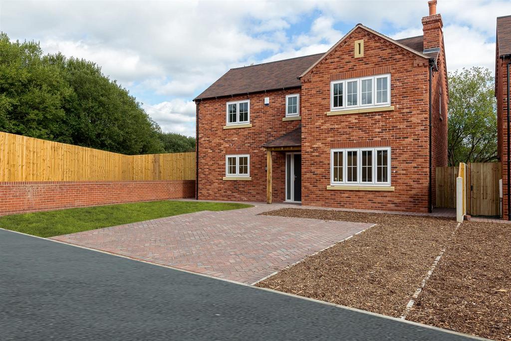 Foxley Close, Milton ST2 4 bed detached house £375,000