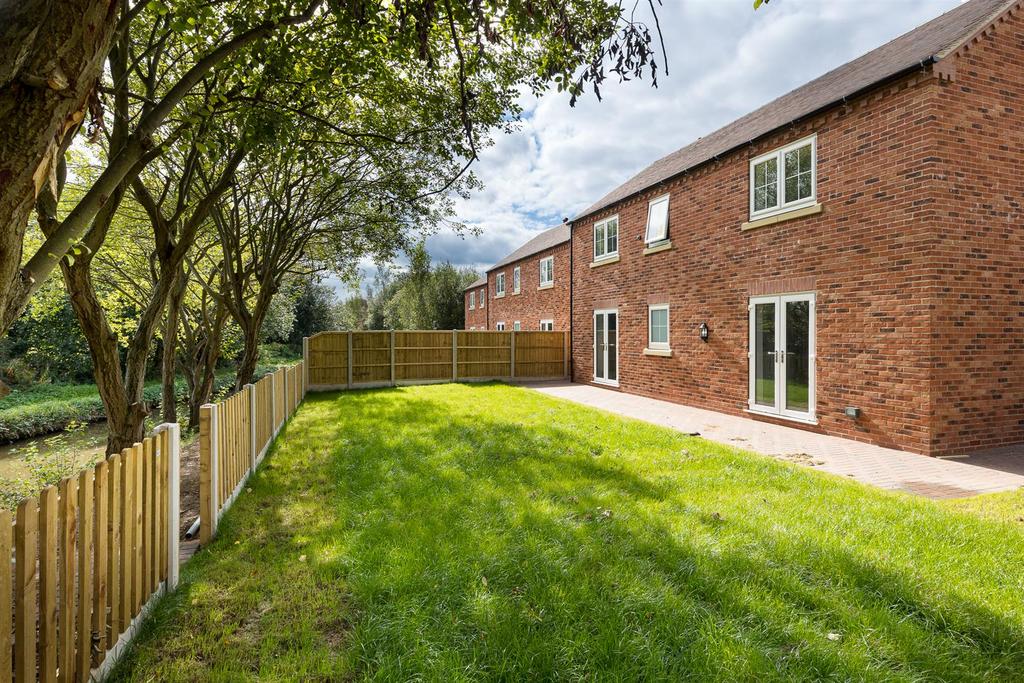 Foxley Close, Milton ST2 4 bed detached house £375,000
