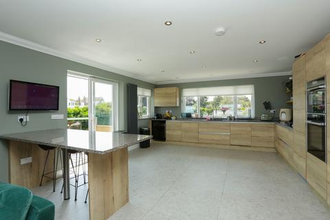 4 bedroom detached house for sale - Marine Drive, Broadstairs, CT10
