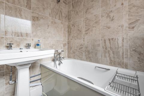 76 Castlecombe Road, London, SE9 4AP