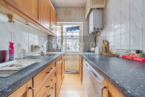 89 Sparrows Lane, London, SE9 2BU