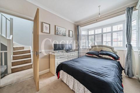 27 Clayhill Crescent, London, SE9 4JA