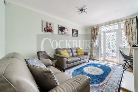 2 bedroom semi-detached bungalow to rent, Blanmerle Road, London, SE9 2DY