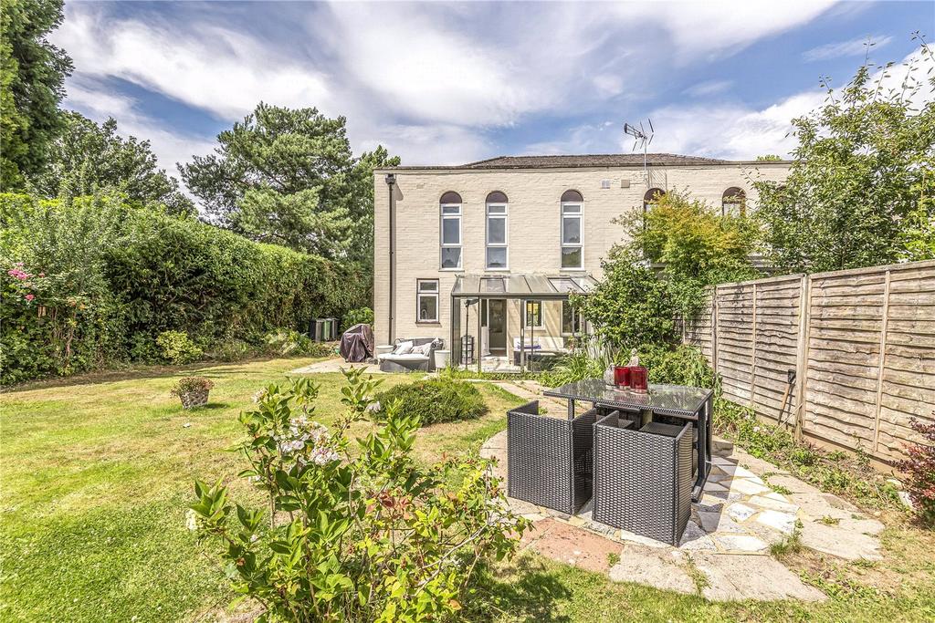 Otterbourne House Gardens, Otterbourne, Winchester, Hampshire, SO21 3 bed semidetached house