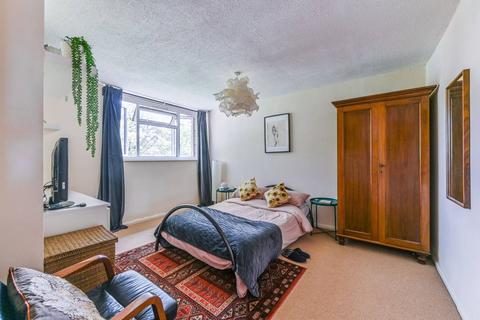 56 Anerley Vale, London, SE19 2BG