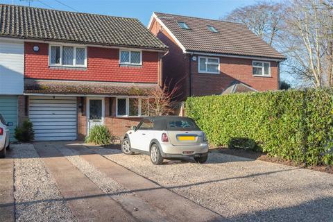 Derryveagh Bridge Road, Alresford, SO24 9ET
