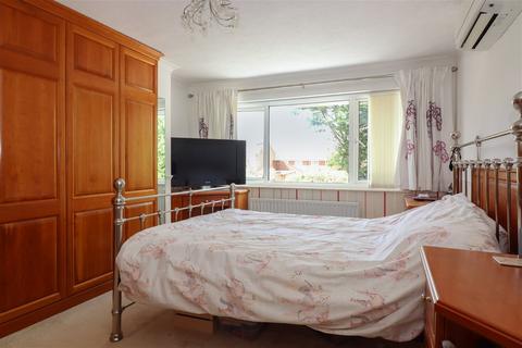Derryveagh Bridge Road, Alresford, SO24 9ET
