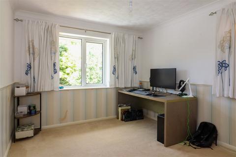 Derryveagh Bridge Road, Alresford, SO24 9ET