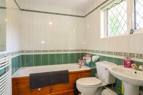 Derryveagh Bridge Road, Alresford, SO24 9ET