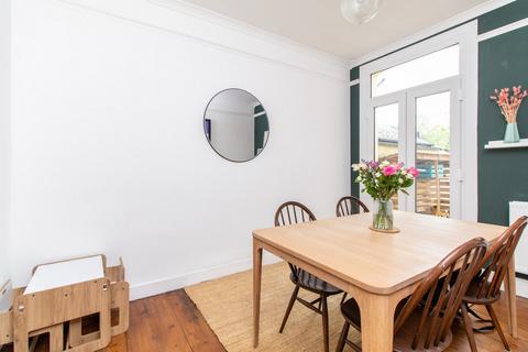114 Old Road West, Gravesend, DA11 0LR