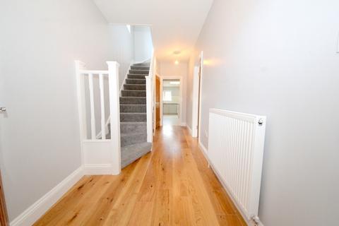 5 bedroom semi-detached house to rent, Elm Park Road, Winchmore Hill N21