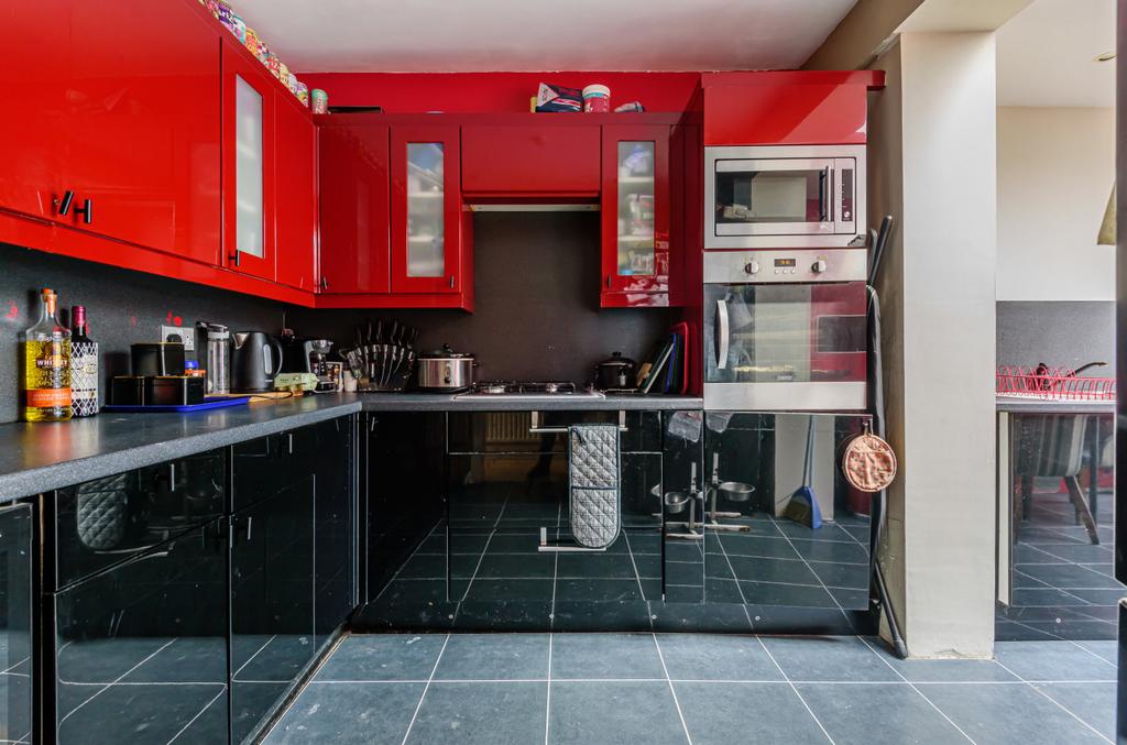 Charminster Road, London, SE9 2 bed terraced house £375,000