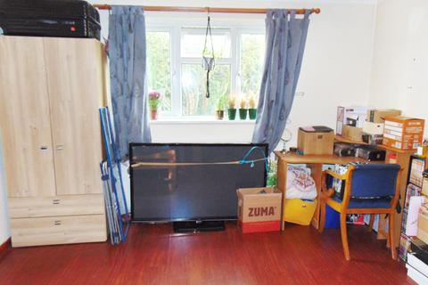 18 Gerald Road, London, E16 4HX