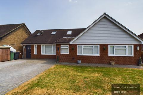 16 Claverham Way, Battle, TN33 0JE