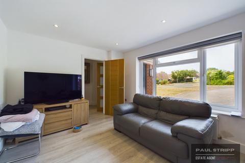 16 Claverham Way, Battle, TN33 0JE