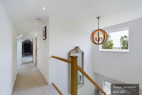 16 Claverham Way, Battle, TN33 0JE