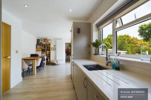 16 Claverham Way, Battle, TN33 0JE