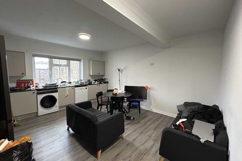 Hilltop Court, Manchester