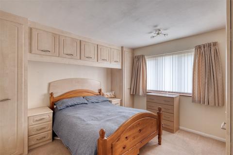 74 Columbia Drive, Lower Wick, Worcester, WR2 4XR