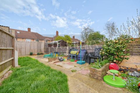 27 Lambarde Avenue, London, SE9 3HH