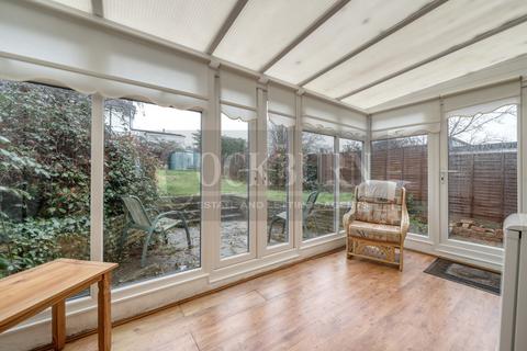 106 Brownspring Drive, London, SE9 3LB