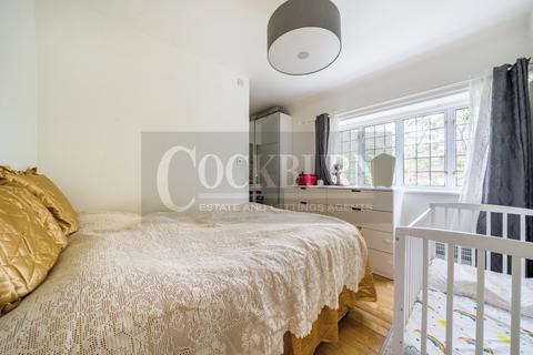 2 Admiral Seymour Road, London, SE9 1SL