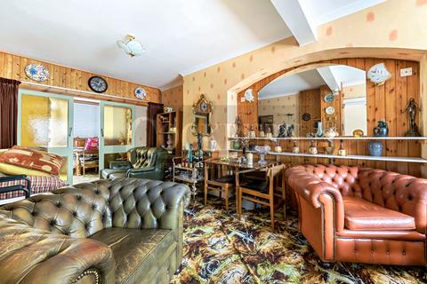 22 Lannoy Road, London, SE9 2BN