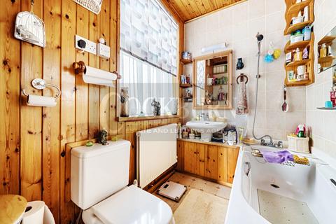 22 Lannoy Road, London, SE9 2BN