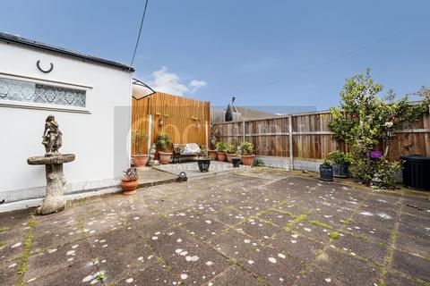 22 Lannoy Road, London, SE9 2BN
