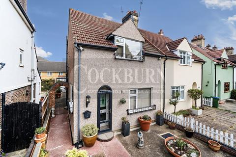 22 Lannoy Road, London, SE9 2BN